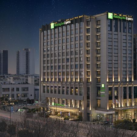 Holiday Inn Express Chengdu Huanhuaxi By Ihg-Near Jinsha Site Musem,Near Wuhou Temple Museum,Welcome Drinks,Free Gym,Free Self-Service Laundry Extérieur photo