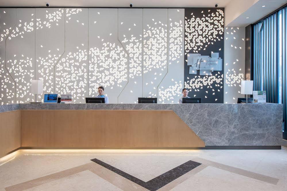 Holiday Inn Express Chengdu Huanhuaxi By Ihg-Near Jinsha Site Musem,Near Wuhou Temple Museum,Welcome Drinks,Free Gym,Free Self-Service Laundry Extérieur photo