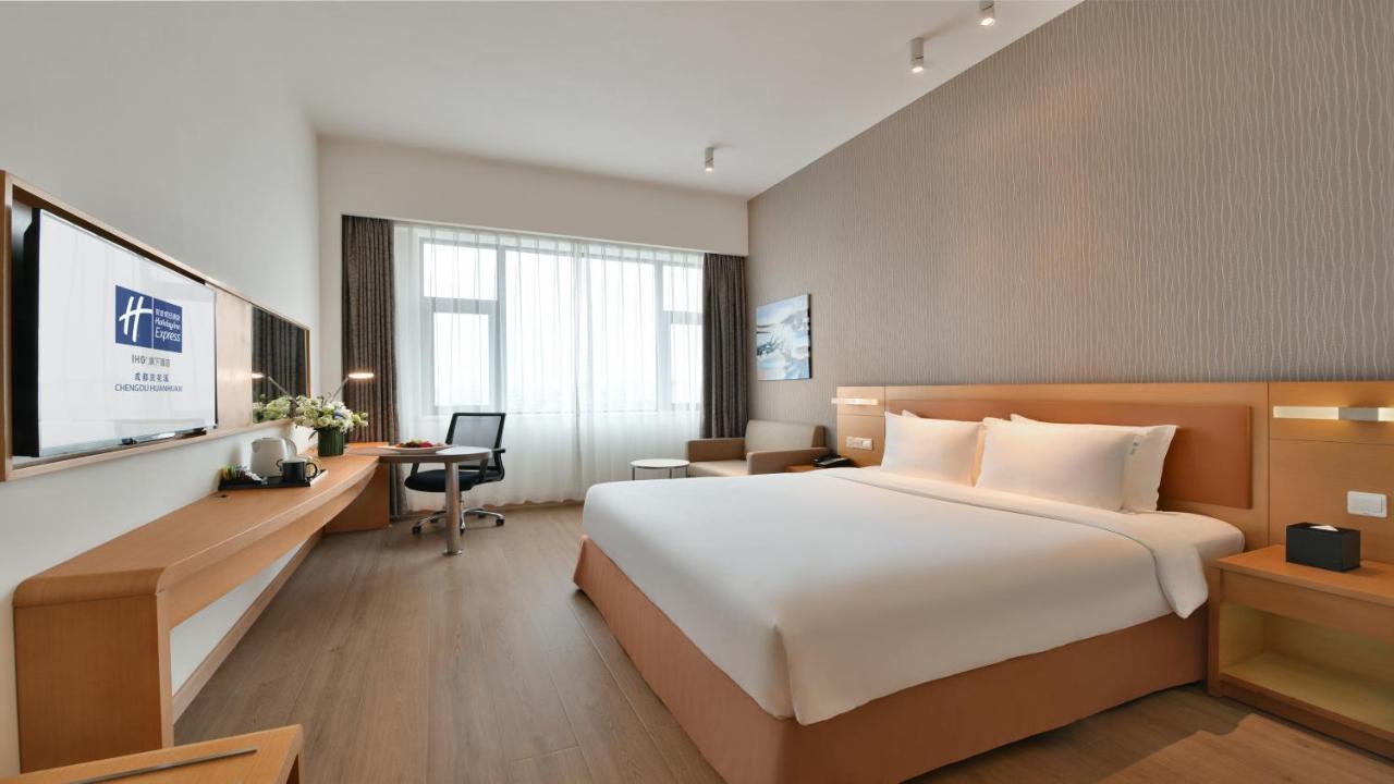 Holiday Inn Express Chengdu Huanhuaxi By Ihg-Near Jinsha Site Musem,Near Wuhou Temple Museum,Welcome Drinks,Free Gym,Free Self-Service Laundry Extérieur photo