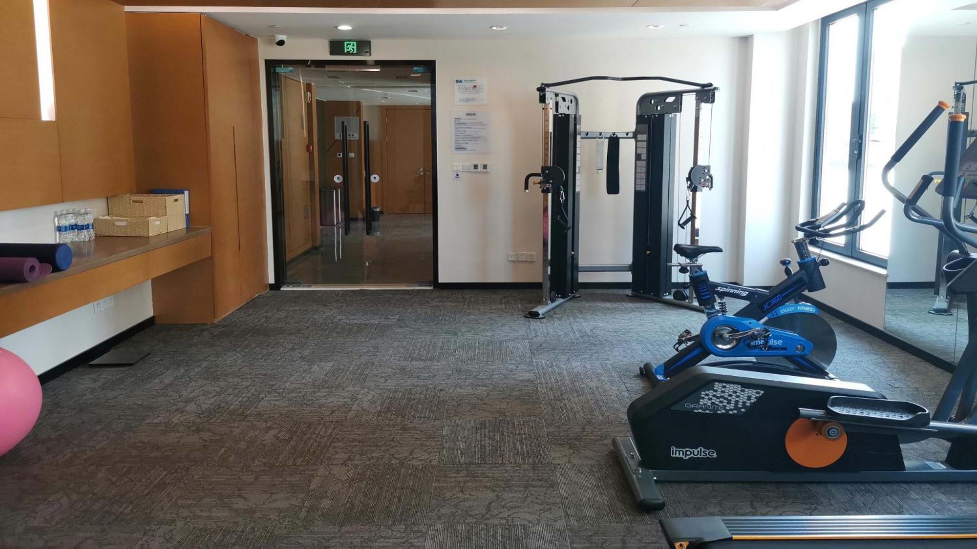 Holiday Inn Express Chengdu Huanhuaxi By Ihg-Near Jinsha Site Musem,Near Wuhou Temple Museum,Welcome Drinks,Free Gym,Free Self-Service Laundry Extérieur photo