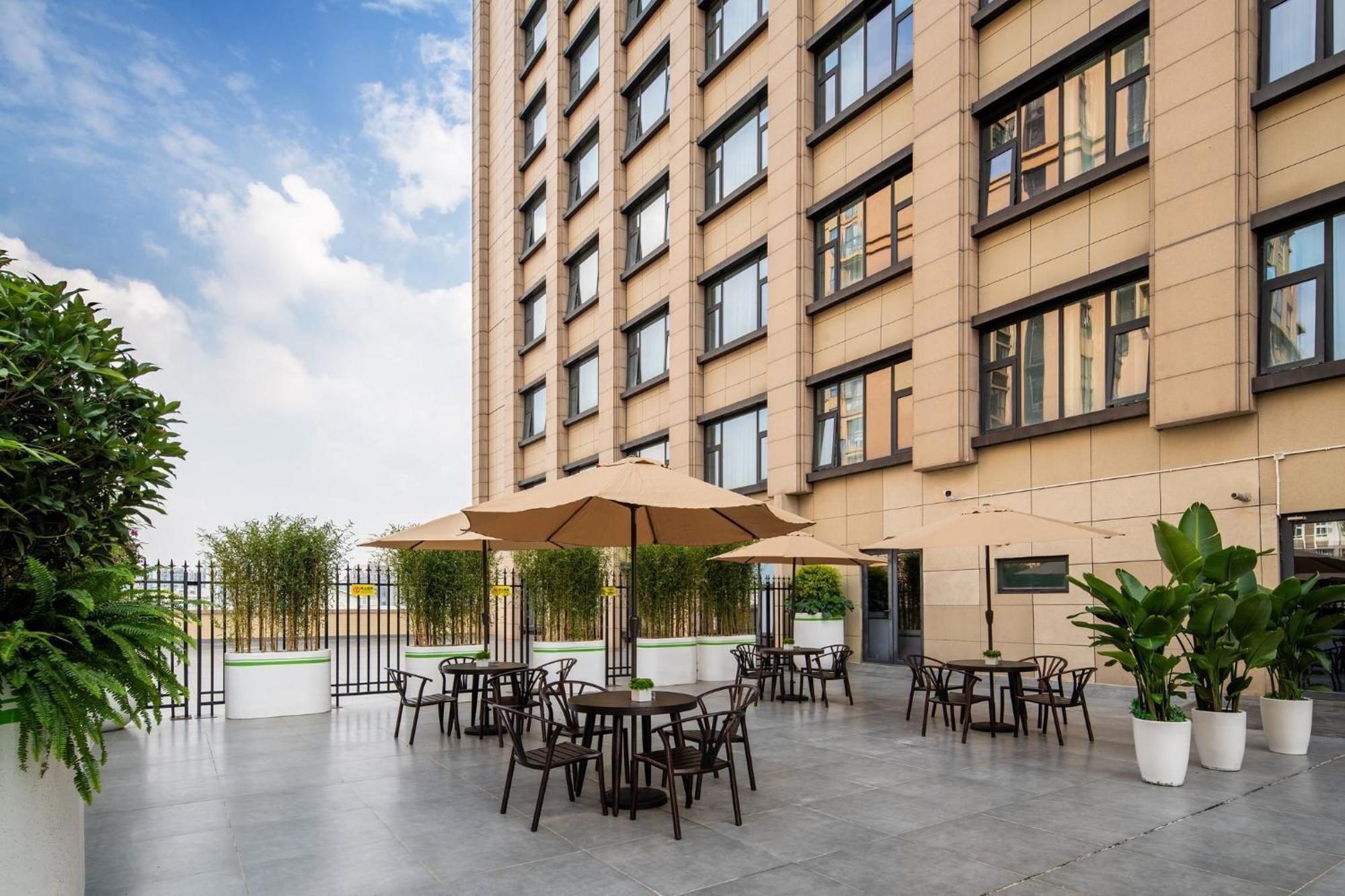 Holiday Inn Express Chengdu Huanhuaxi By Ihg-Near Jinsha Site Musem,Near Wuhou Temple Museum,Welcome Drinks,Free Gym,Free Self-Service Laundry Extérieur photo